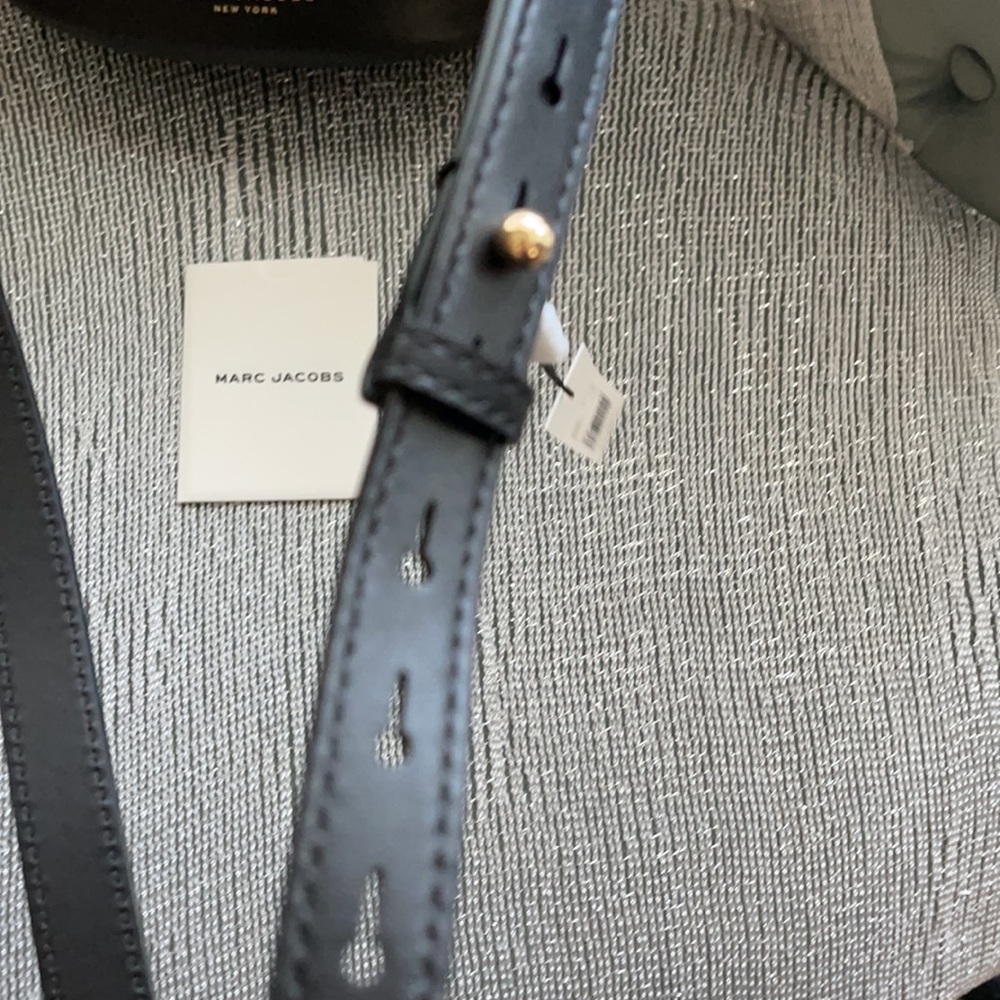 authentic  Marc Jacobs leather bag - Picture 10 of 16